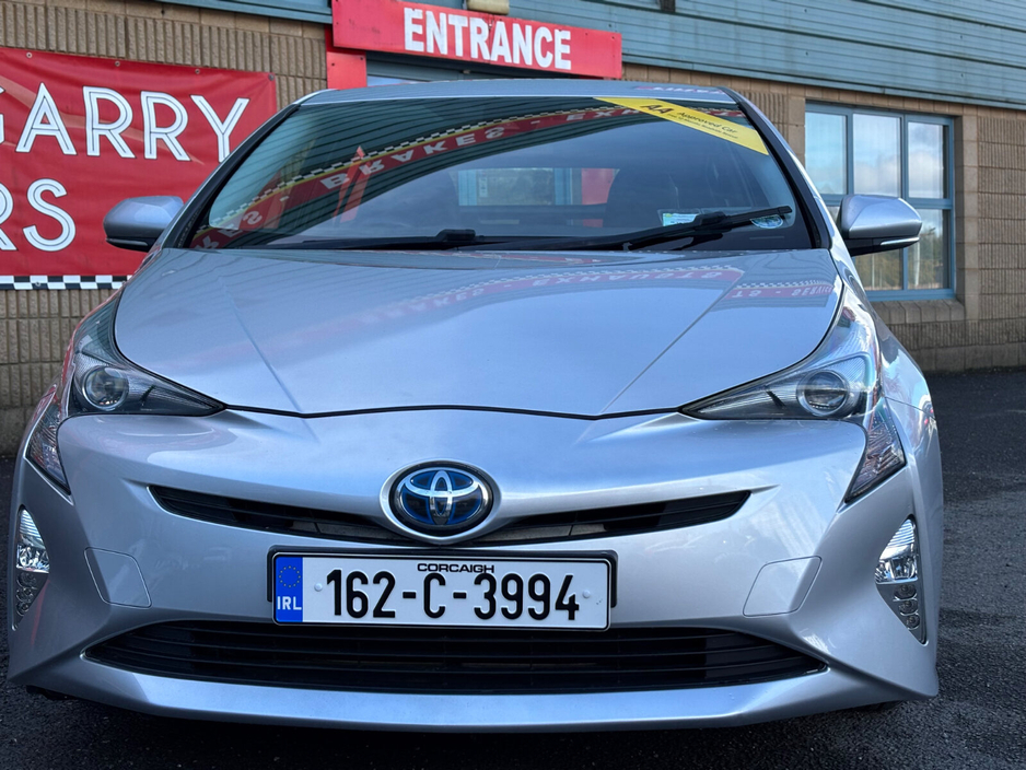 2016 Toyota Prius - image 2