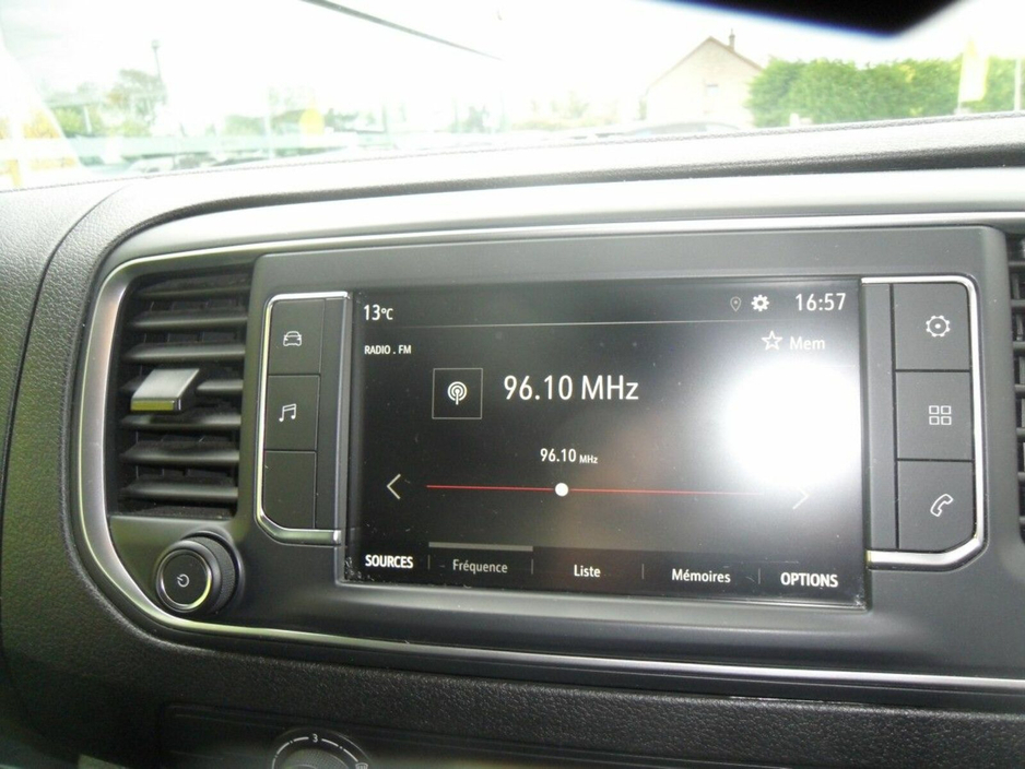 2022 Opel Vivaro - image 5