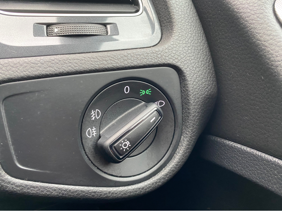 2019 Volkswagen Golf - image 26