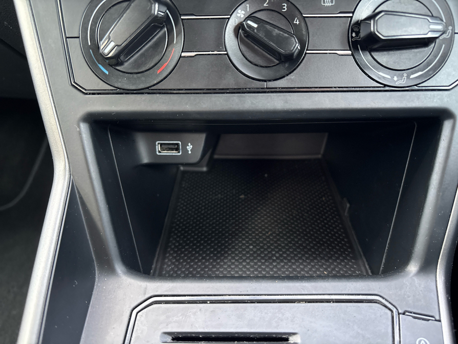 2019 Volkswagen Polo - image 16