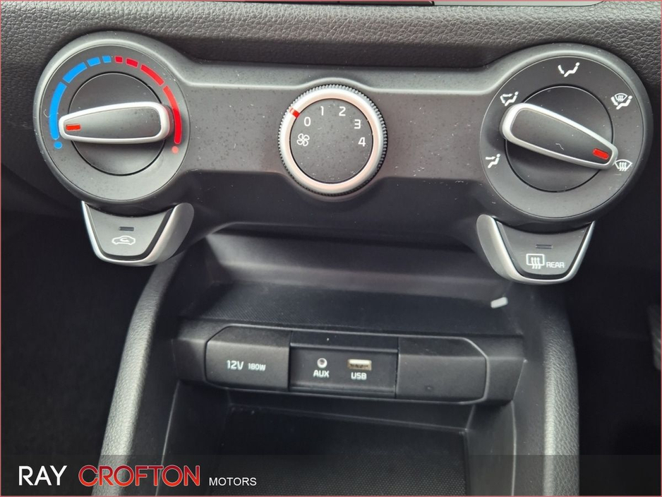 2020 Kia Stonic - image 13