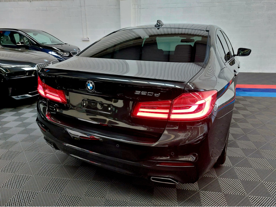 2018 BMW 5 Series - image 3