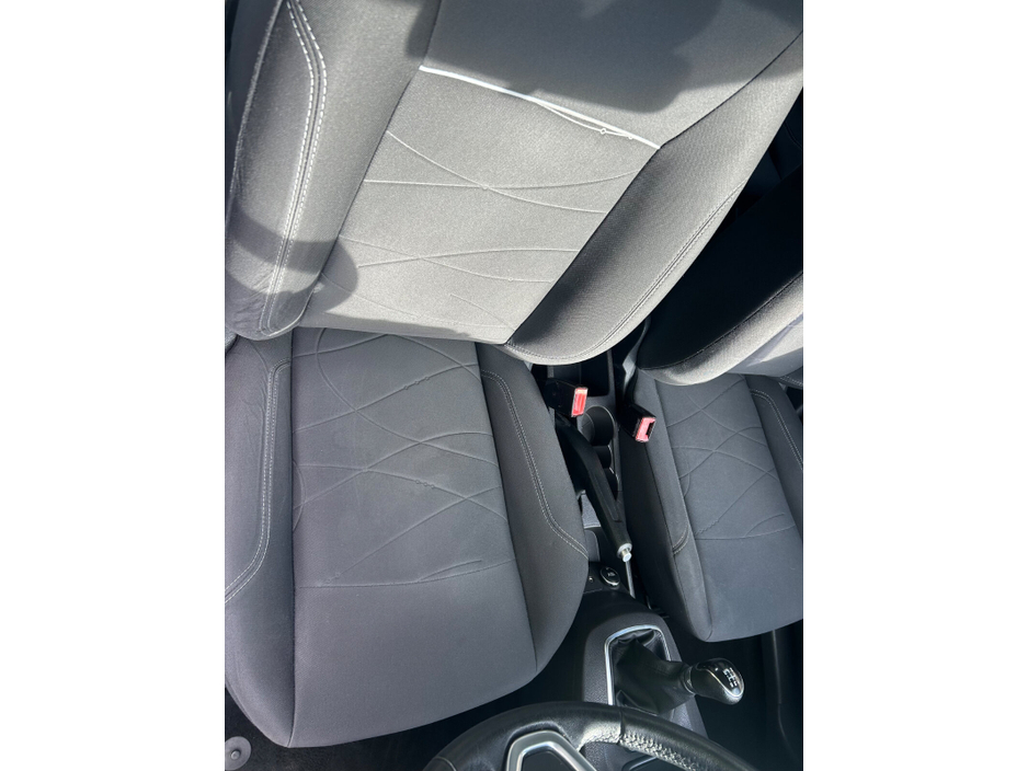 2015 Ford Fiesta - image 12