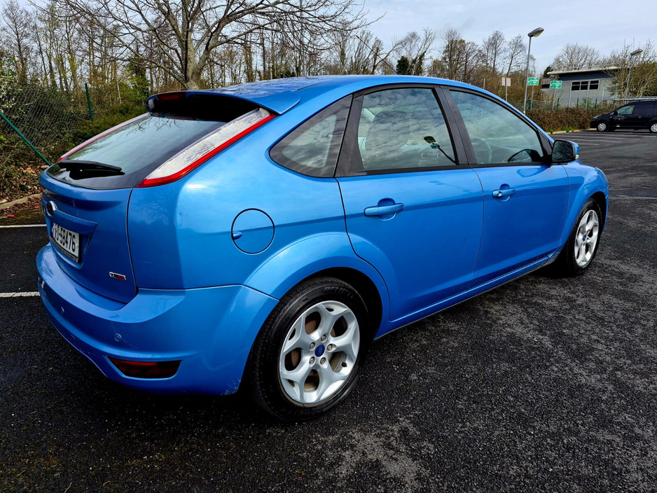 2011 Ford Focus - image 3