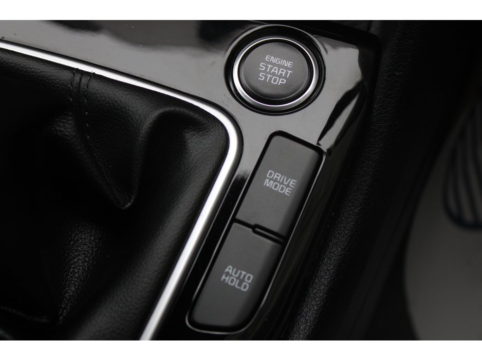 2022 Kia Sportage - image 17