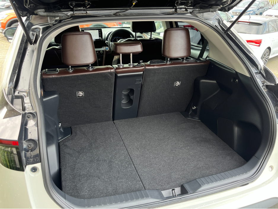 2021 Toyota Yaris Cross - image 8