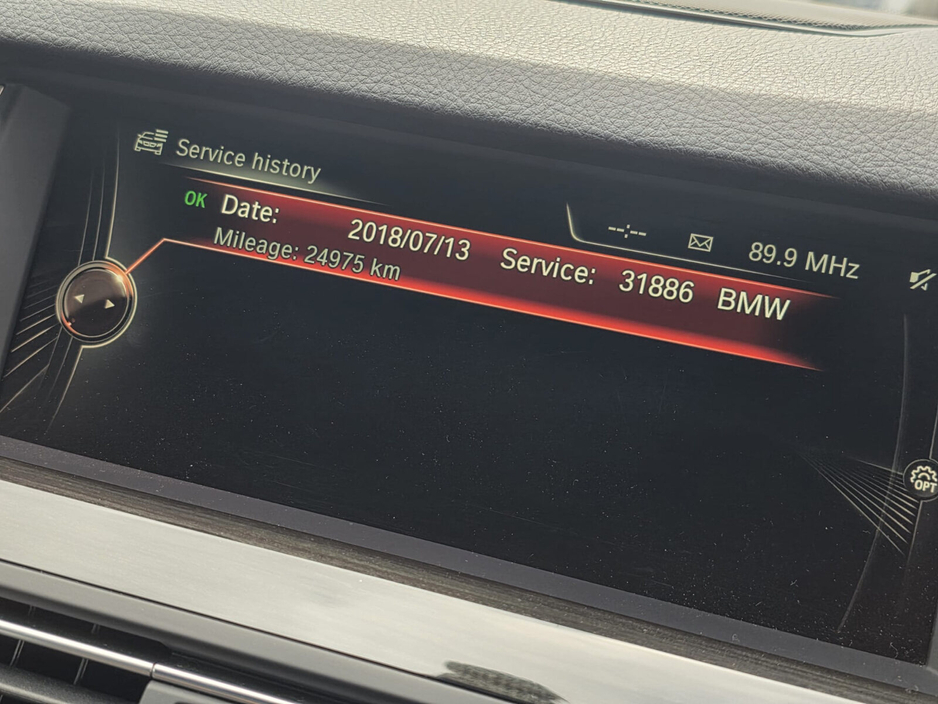 2014 BMW 5 Series - image 19