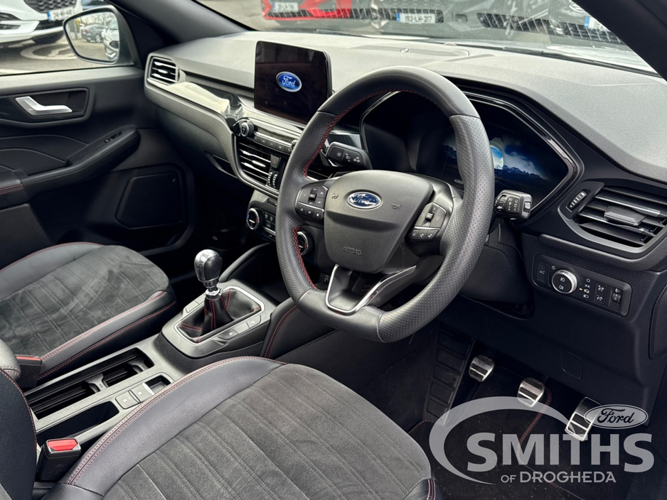 2022 Ford Kuga - image 7