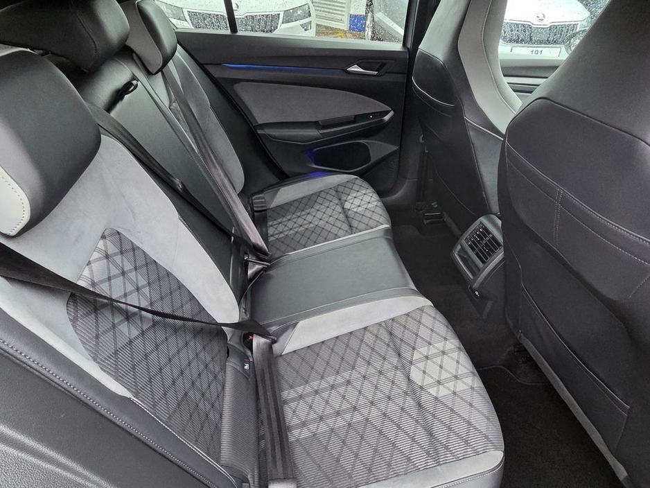 2021 Volkswagen Golf R-LINE TDI €26,950