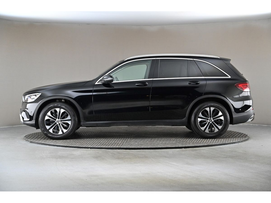 2022 Mercedes-Benz GLC Class - image 5