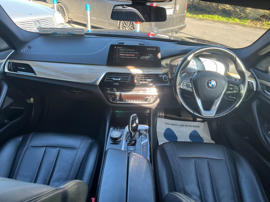 2018 BMW 5 Series - image 14