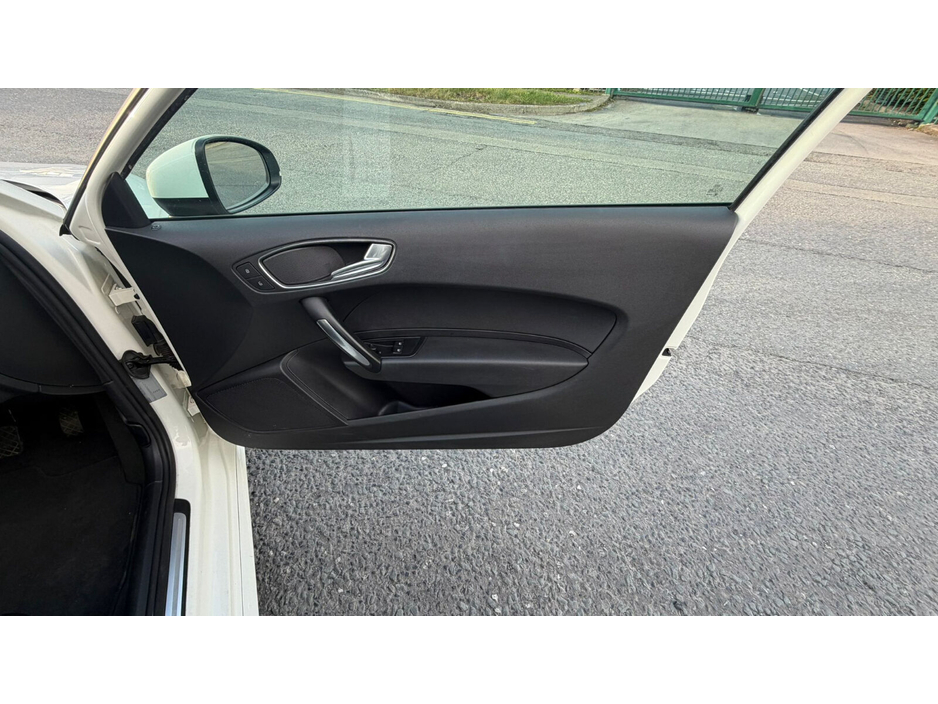 2011 Audi A1 - image 15