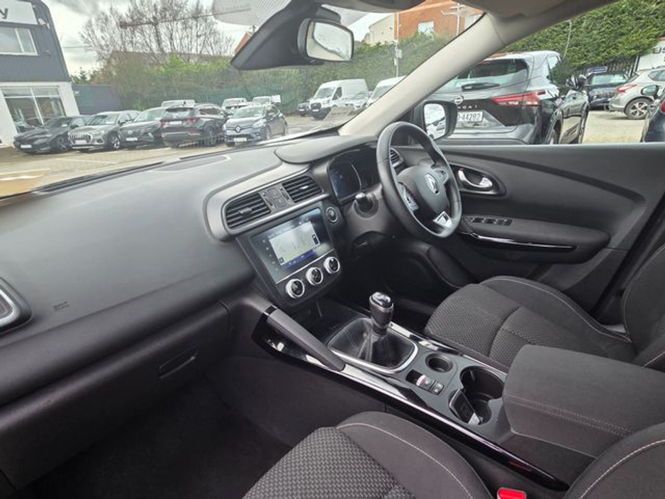 2022 Renault Kadjar - image 10