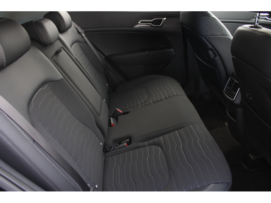 2023 Kia Sportage - image 19