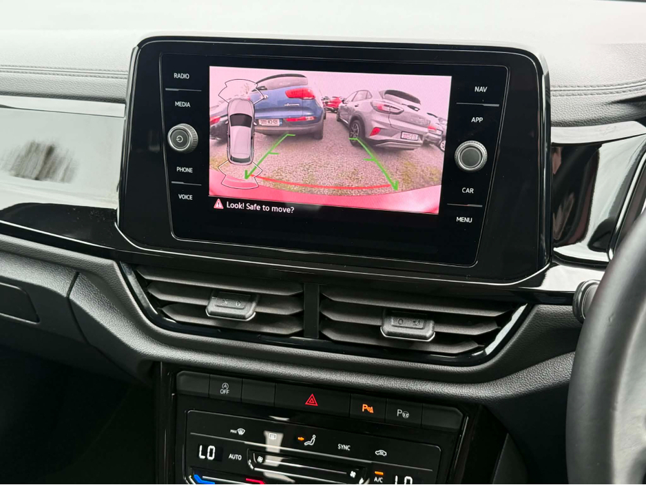 2024 Volkswagen T-Roc - image 19