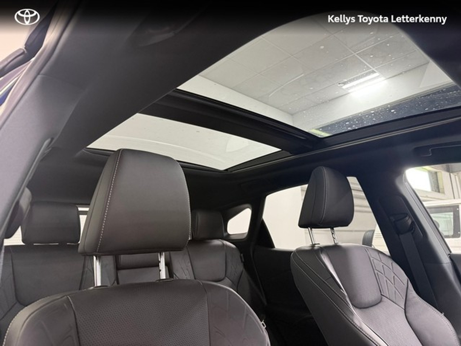 2025 Lexus RX 450h+ - image 13