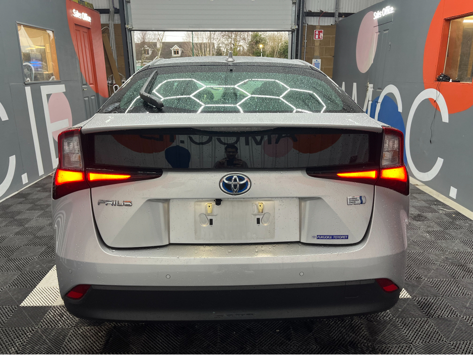 2022 Toyota Prius - image 3