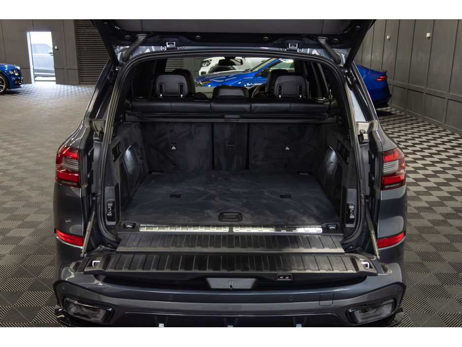 2021 BMW X5 - image 13
