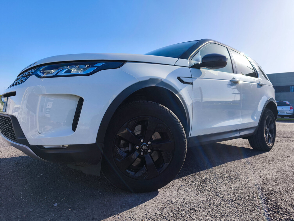 2020 Land Rover Discovery Sport - image 8