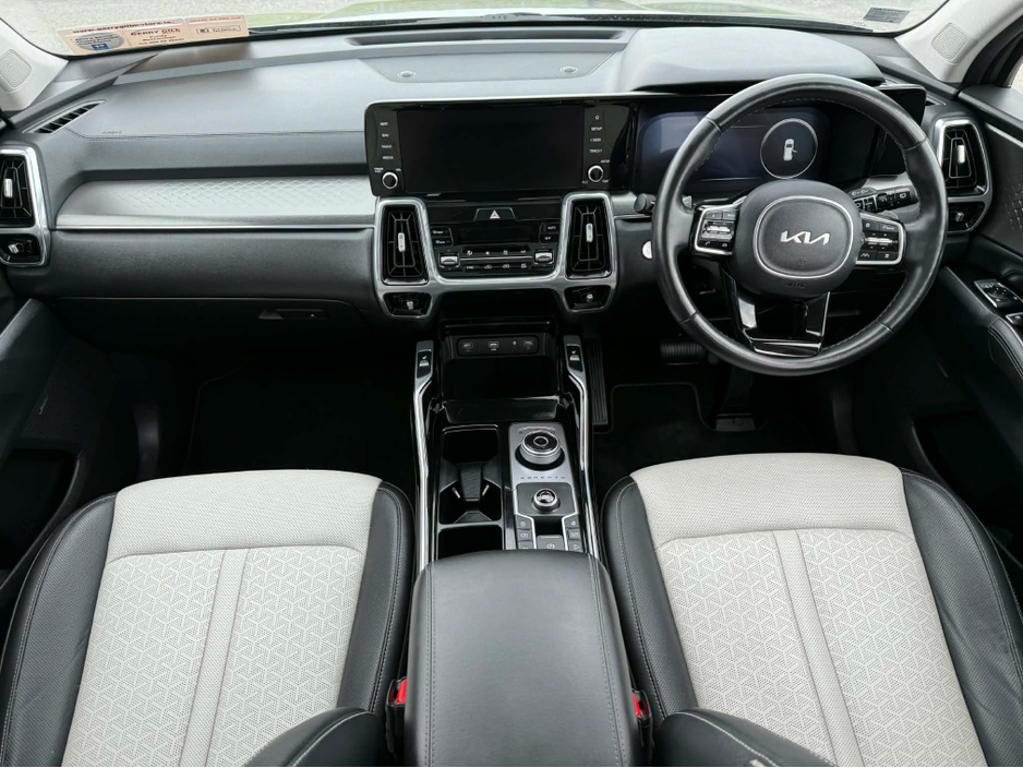 2023 Kia Sorento - image 9