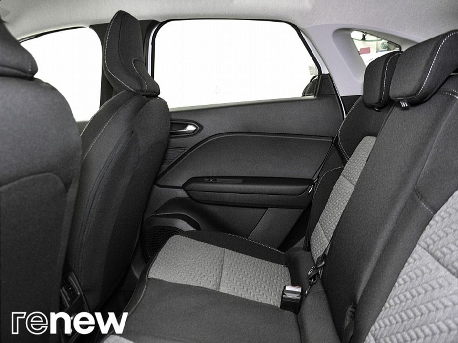 2022 Renault Captur - image 11