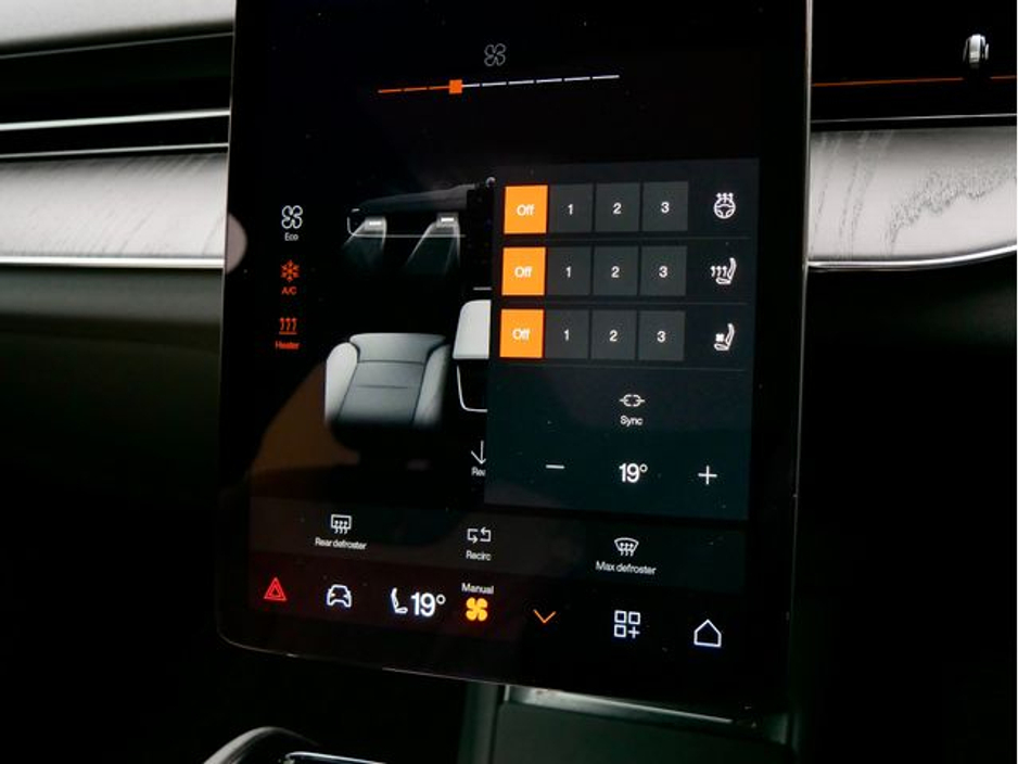 2024 Polestar 3 - image 25