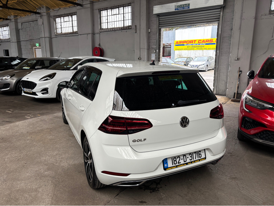 2018 Volkswagen Golf - image 2