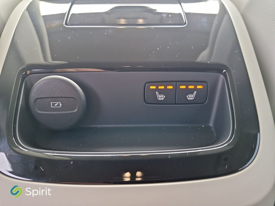 2026 Volvo V90 - image 16