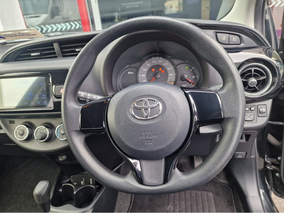2018 Toyota Yaris - image 16