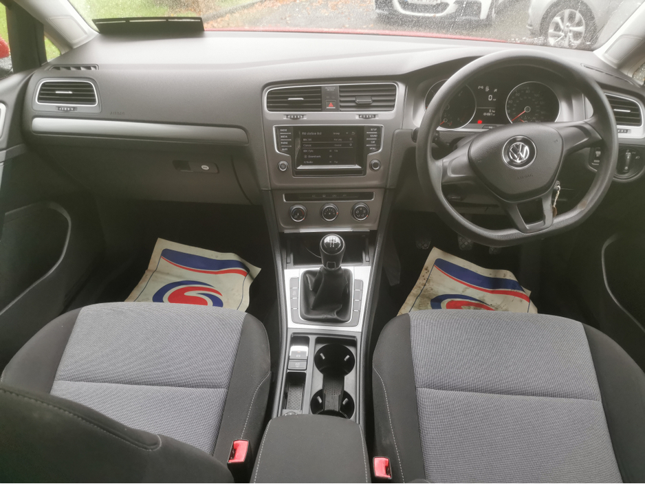 2015 Volkswagen Golf - image 17