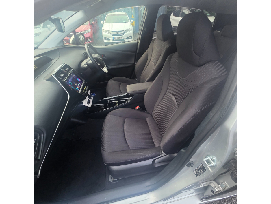 2018 Toyota Prius - image 19