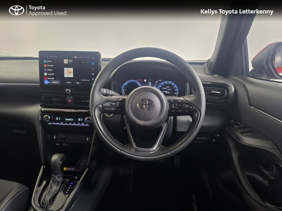 2025 Toyota Yaris Cross - image 8