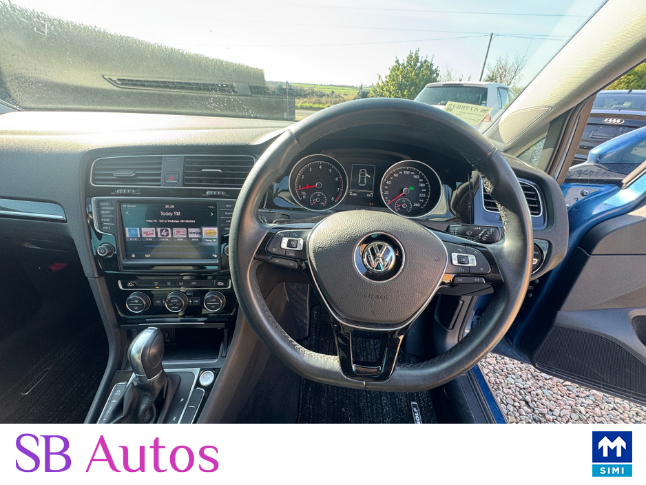 2017 Volkswagen Golf - image 11