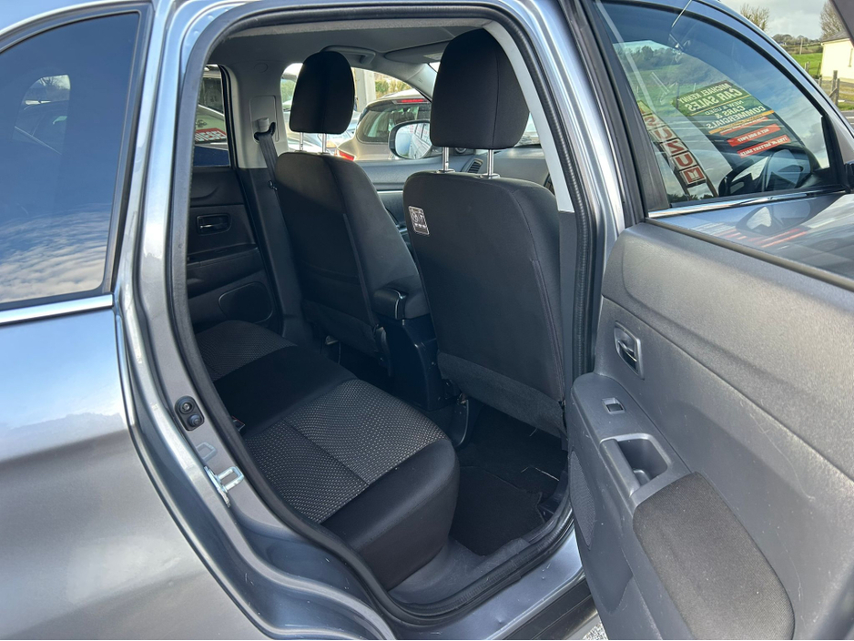 2016 Mitsubishi ASX - image 4