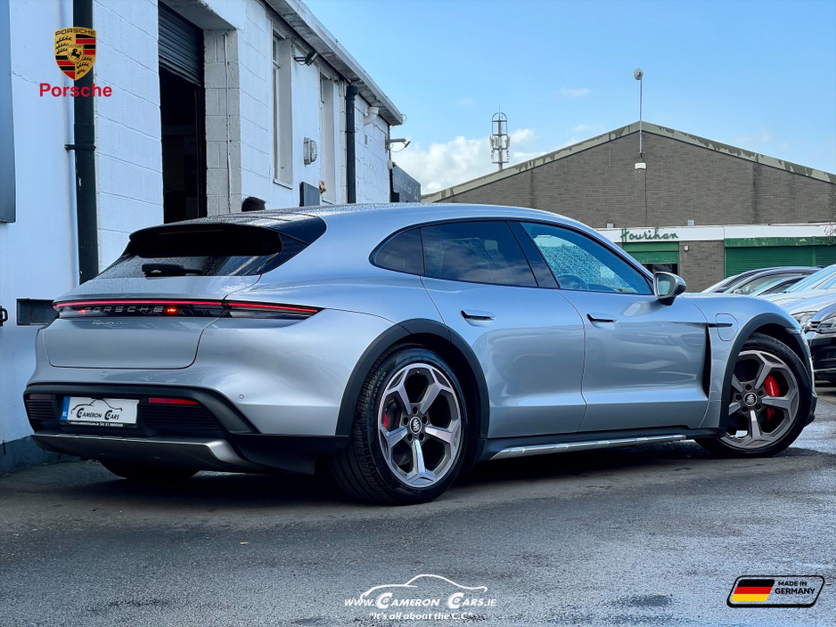 2022 Porsche Taycan - image 2