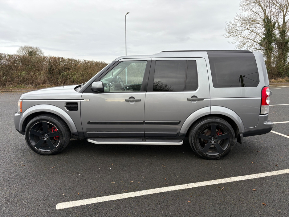 2012 Land Rover Discovery - image 4