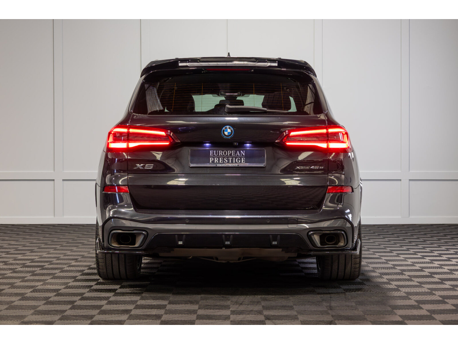 2023 BMW X5 - image 5