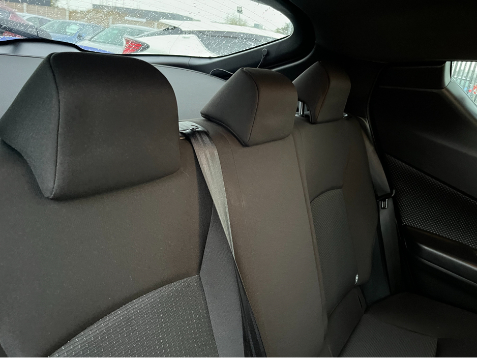 2019 Toyota C-HR 1.8 HYBRID AUTO VERY LOW KMS €19,450