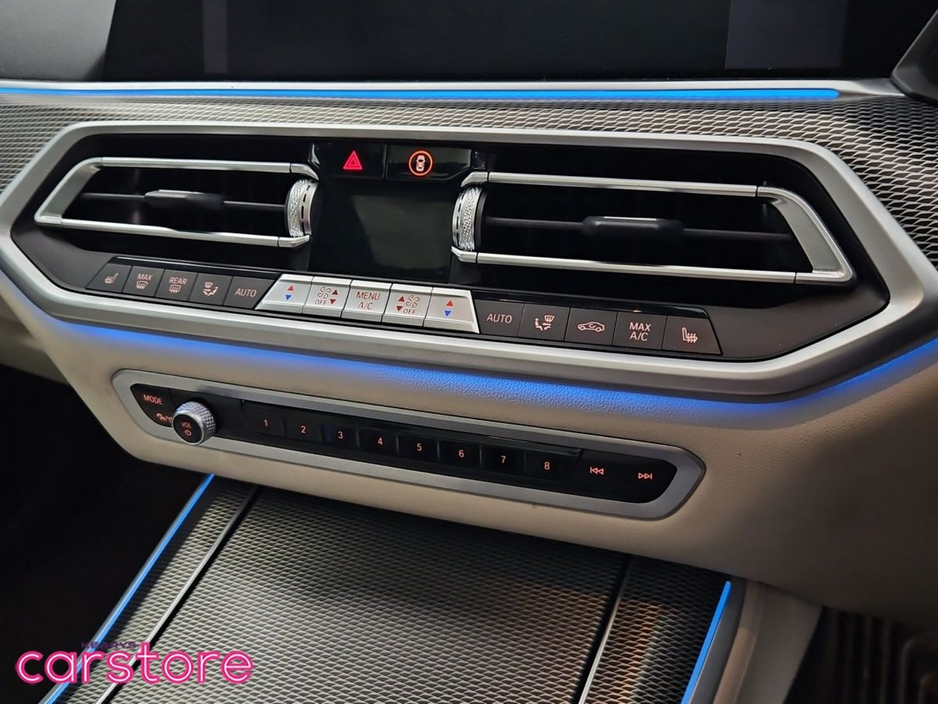 2022 BMW X5 - image 21