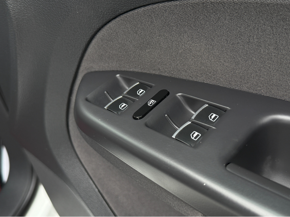 2015 Volkswagen Touran ( 152 REG ) HIGHLINE EDITION 7 SEATER * ALCANTARA SEATS * REVERSING CAMERA * SIMI DEALER - SPECIALISING IN IMPORTS OF JAP AUTOMATIC HI SPEC BLUEMOTION // LARGE TOUCH SCREEN // €15,450