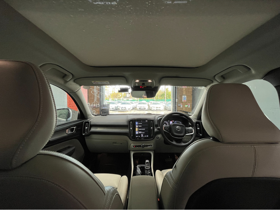 2020 Volvo XC40 - image 16