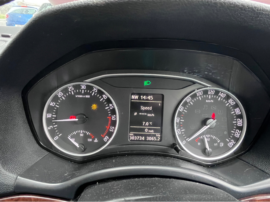 2013 Skoda Octavia - image 5