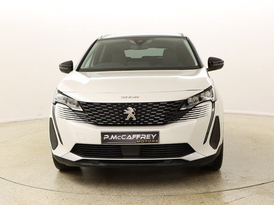 2021 Peugeot 3008 - image 2