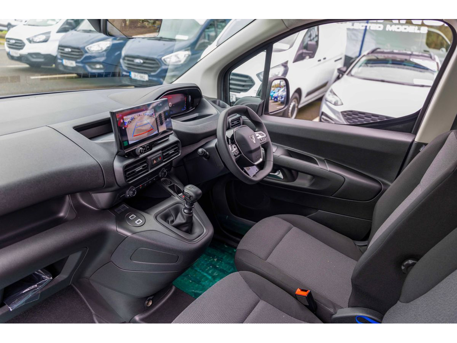 2026 Peugeot Partner - image 18
