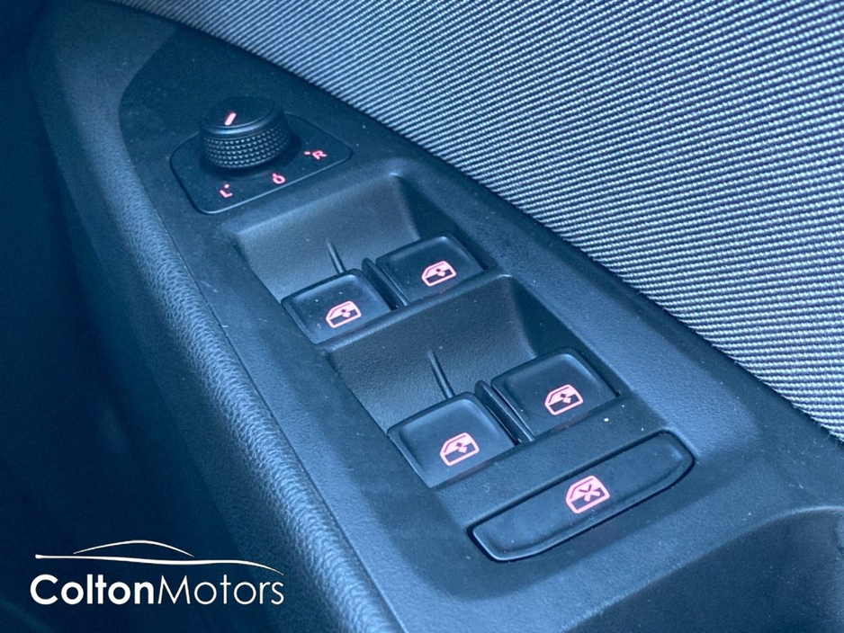 2020 SEAT Leon - image 23