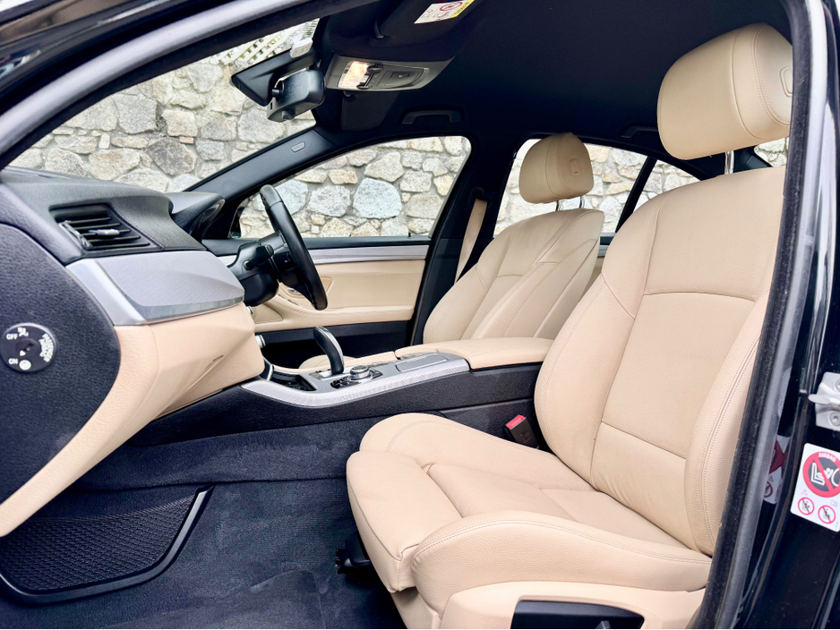 2016 BMW 5 Series - image 20