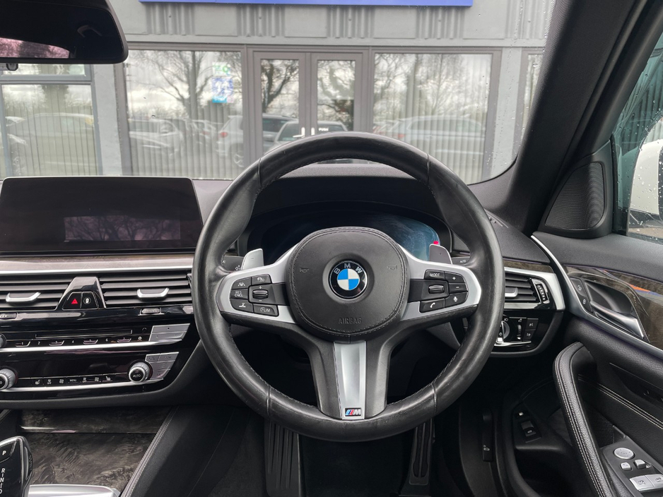 2019 BMW 5 Series - image 14