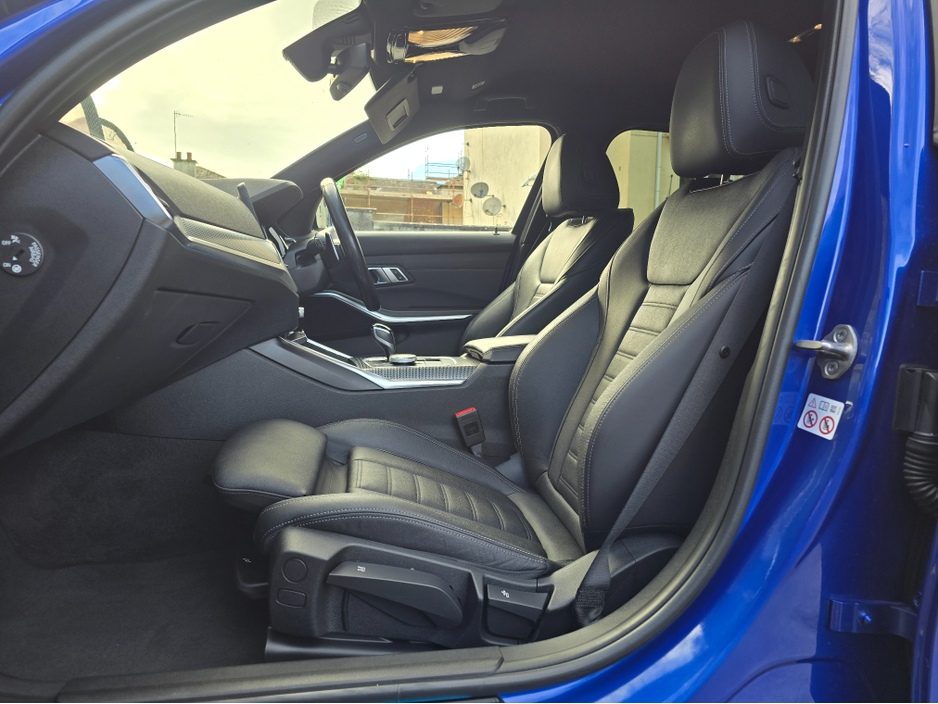 2022 BMW 3 Series - image 11