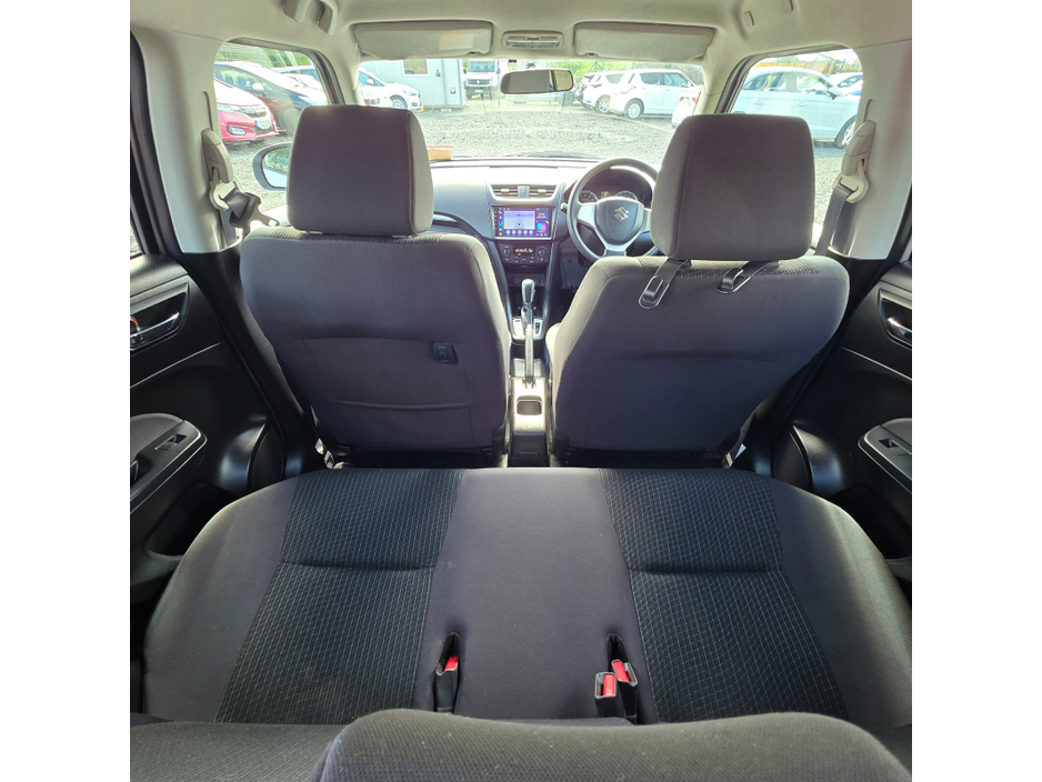 2016 Suzuki Swift - image 15