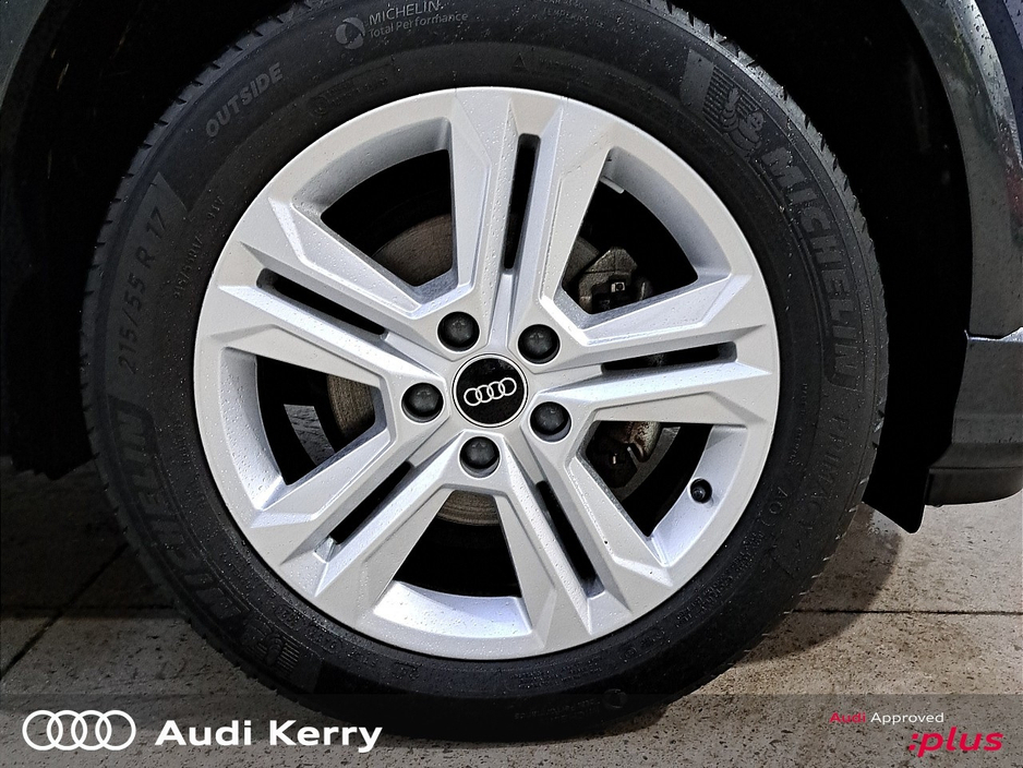 2022 Audi Q2 30TFSI 110BHP SE WITH PANORAMIC SUNROOF €27,995